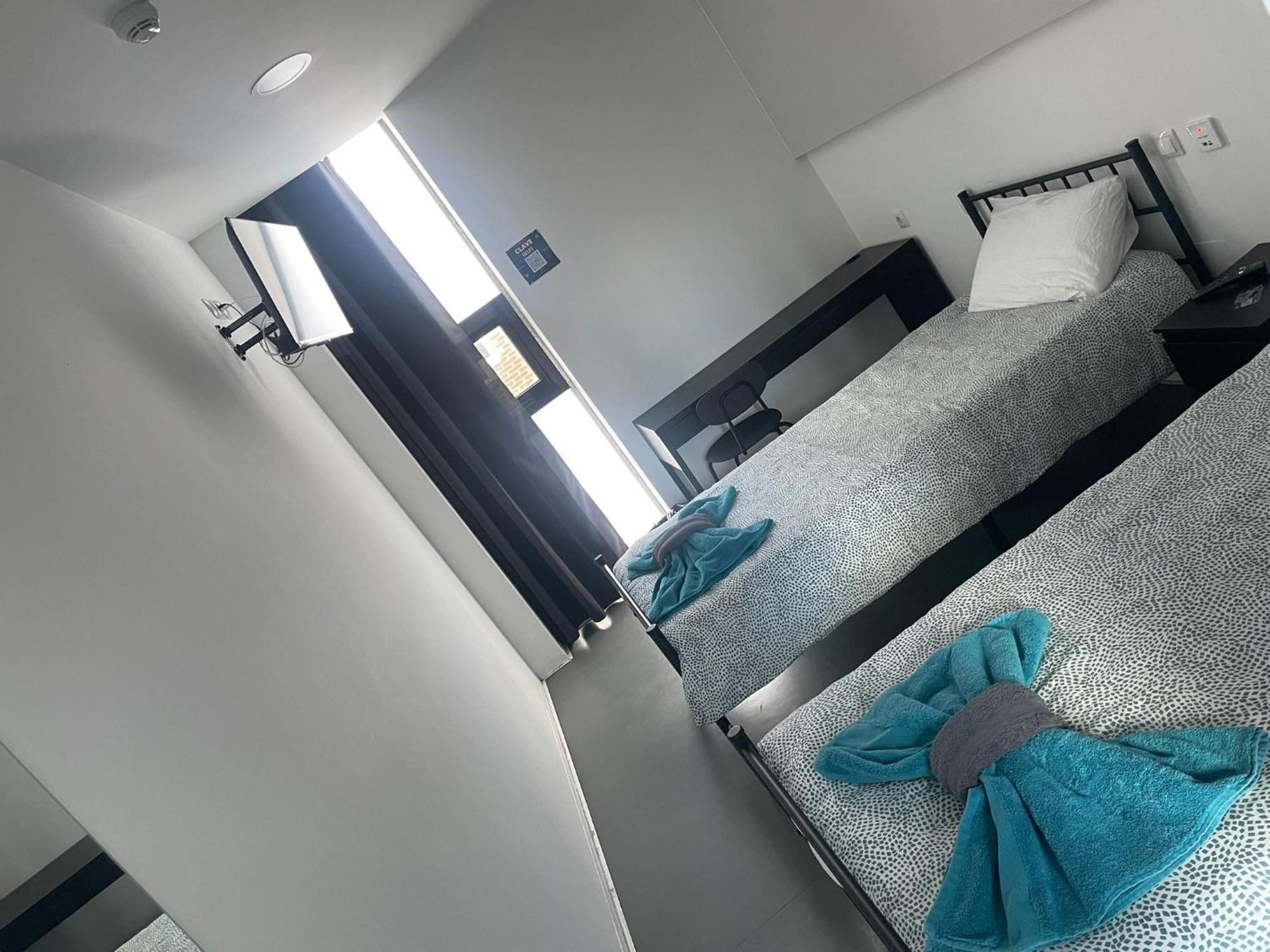 Hostal Nana B&B Арройо-де-ла-Энкомьенда Экстерьер фото